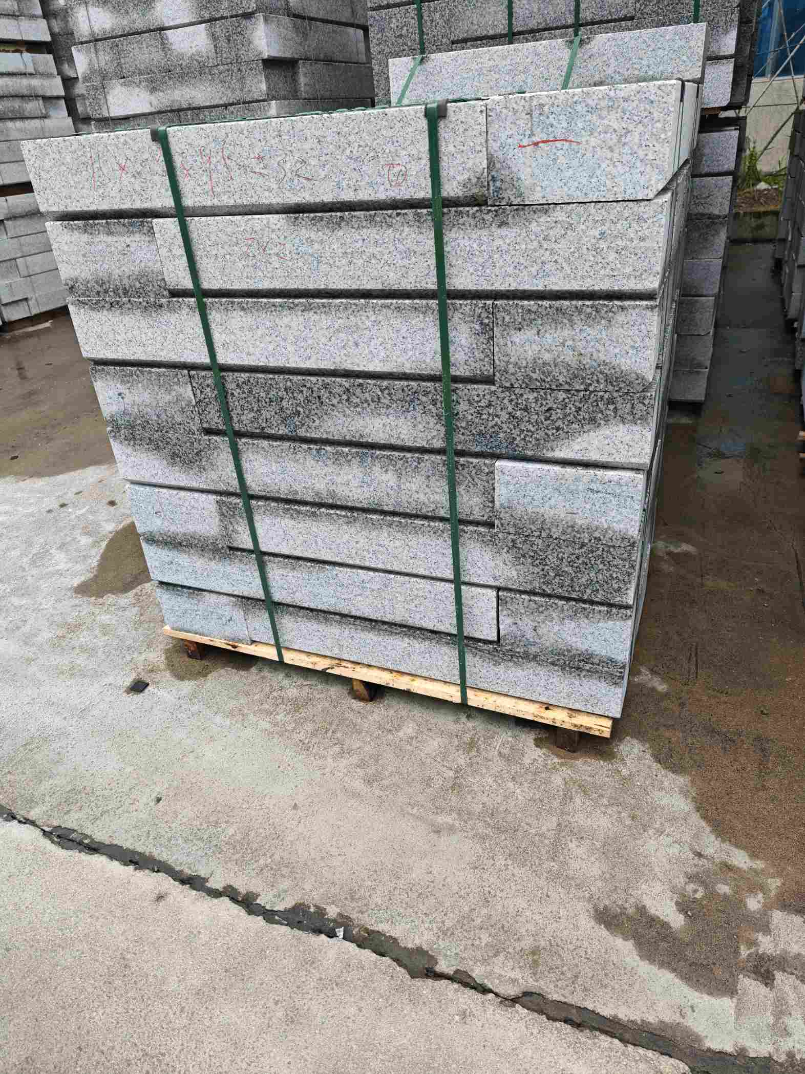 铜陵芙蓉白路牙石，马路牙子